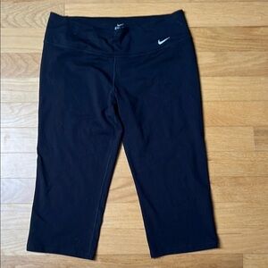 Nike Black Athletic Capri Pants